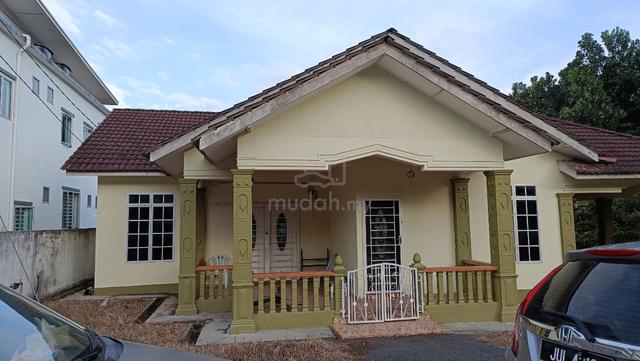Johor Segamat Partially Furnished Bungalow Room For Rent 1