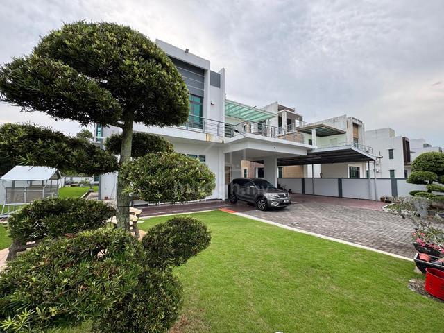 RENOVATED 2.5 Storey Bungalow Vista Kirana, Bemban Melaka 1