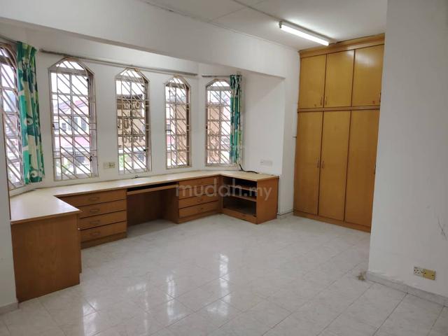 Fully Renovated 2 Storey Terrace Taman Puchong Jaya Puchong 1