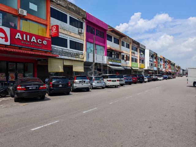 Johor Jaya @Jalan Dedap 7  Three Storey Shoplot For Sales 1
