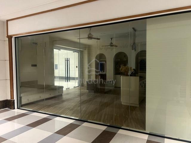 Corner Lot Retail Unit Second Floor Shaftsbury Putrajaya For Sale! 1