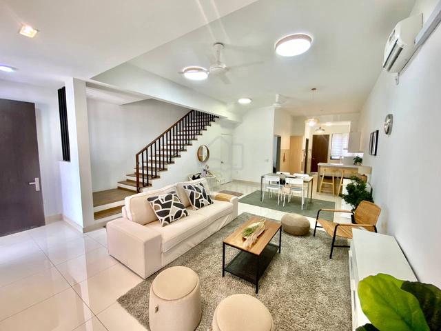 FULLY FURNISHED RENOVATED 2 STOREY LINK HOME ELMINA GREEN 1, Shah Alam 1