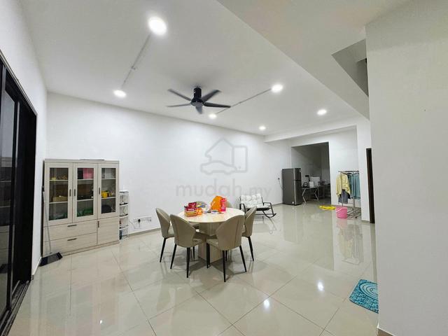 LAMAN CITRA GELANG PATAH| NEW FURNITURE GATED GUARDED| 4Beds 3Baths 1