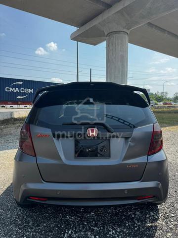 2013 Honda JAZZ 1.5 VTEC Cantik &Kemas - 5