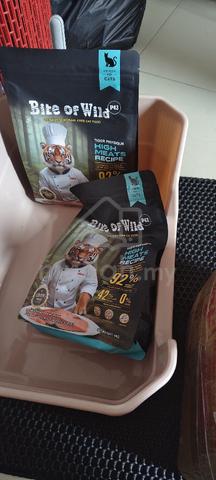 Litter and cat food for sale - photo 5 of 5