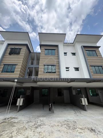 Lower Floor, Green Acres 2, TOWNHOUSE, Jln Bt Kawa - Moyan 1