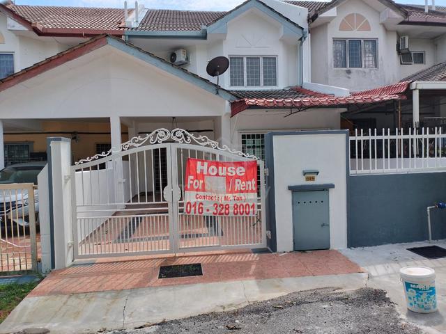 Double Storey Terrace House Bandar Kinrara BK4 For Rent 1