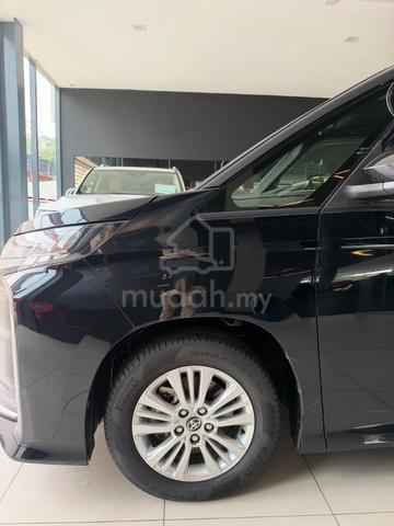2022 Toyota NOAH 2.0 SG MZRA90W (A) - 3