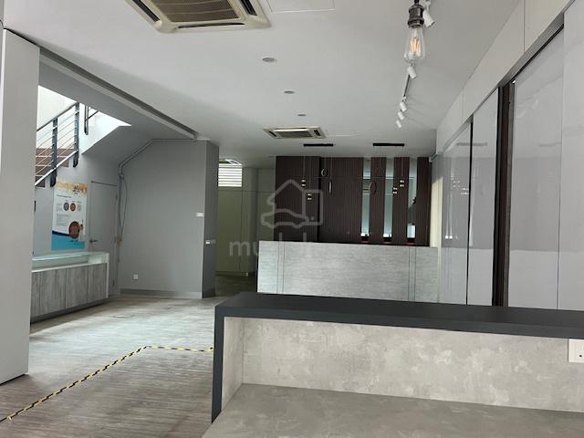 Partly Furnished | 2 Storey Bungalow | Sanctuary Village Ama 1