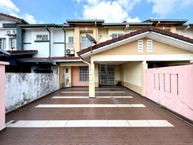 20 x 65 FACING OPEN 🔥 2-Storey Jalan Zapin Bandar Bukit Raja FOR SALE 1