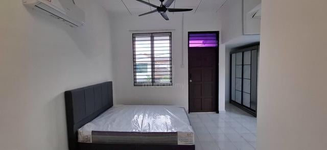 Single Middle Room Bilik Meru Klang Parade Columbia Hospital Setia 1
