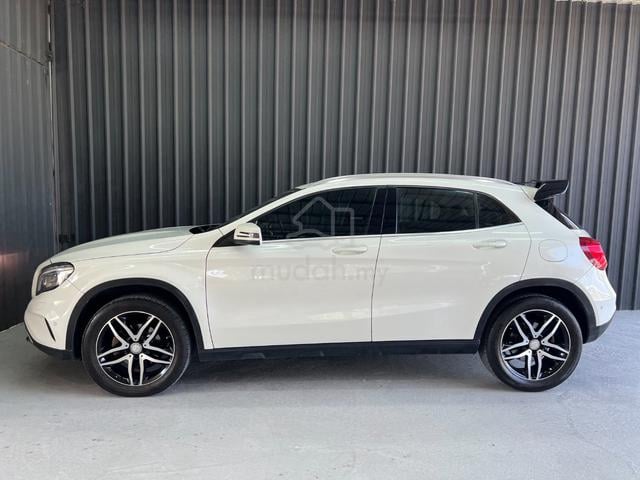 Mercedes Benz GLA-CLASS 2.0 250 200 4MATIC (CBU) - 3