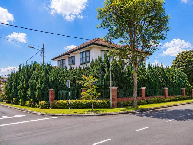 Corner Unit Mutiara Puchong 2 Storey 24x70 Extra Land Renovated 4R5B 1