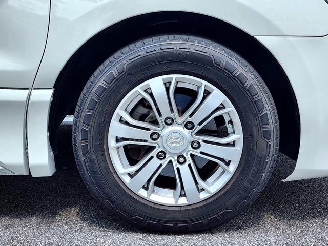 CLEAR STOCK Hyundai GRAND STAREX 2.5 ROYALE DELUXE - 5
