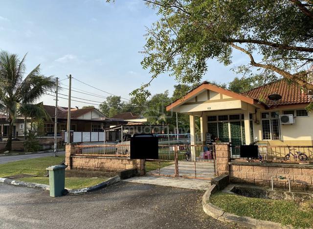 Taman Nilam corner lot 1