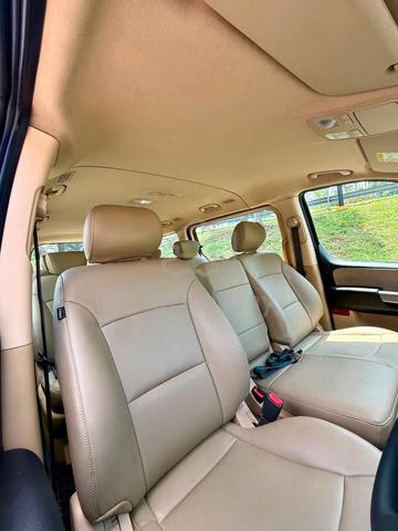 2017 Hyundai GRAND STAREX 2.5 ROYALE PREMIUM - 2