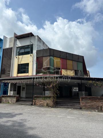 ‼️Facing MainRoad‼️ 3 Storey Corner Shoplot Tmn Equine Seri Kembangan 2