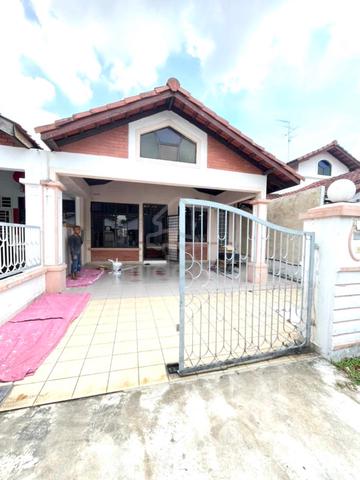 Pelangi INDAH@JALAN AYU SINGLE STOREY TERRACE HOUSE 630K 1