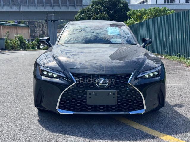 2022 6K KM RED INT 3LED BSM Lexus IS300 2.0 IS 300 - 3