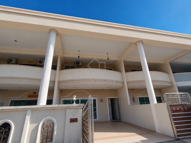 For Sale Ipoh Garden, Taman Ipoh Baru,Tambun 2.5 Storey Terrace House 1