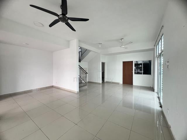 Bandar Penawar, Desaru 1