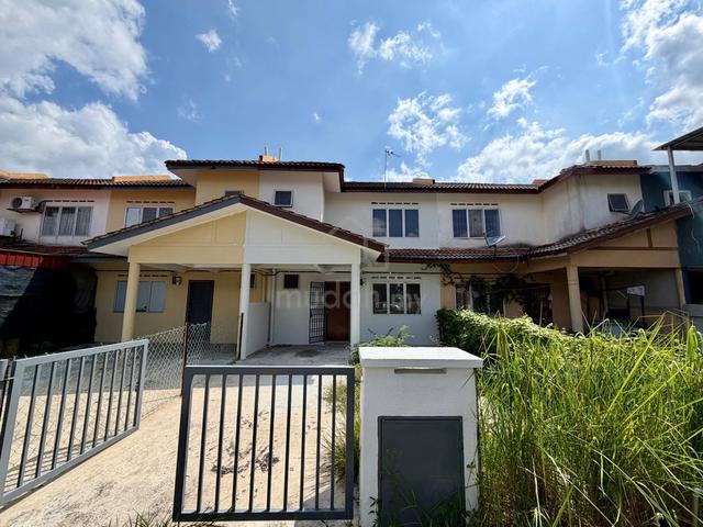 Double Storey Terrace @ Taman Banting Baru, Banting For Sales 1
