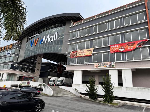 Office Space for Rent – Strategic Location Near Kesas Highway! 1