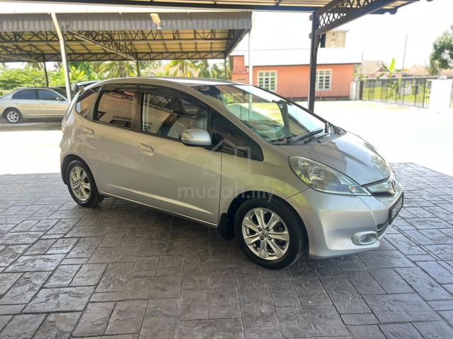 2013 Honda JAZZ 1.3 (HYBRID) FACELIFT (A) - 3