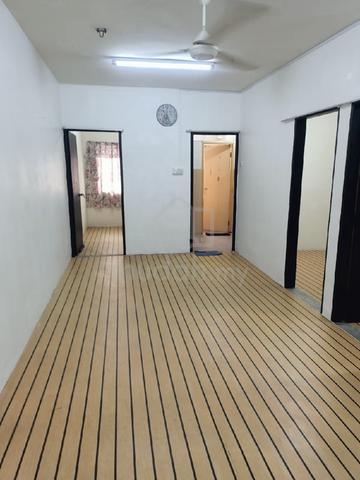 Desa Mentari Flat (Block 11) 1