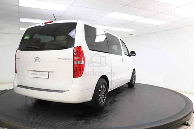 2021 Hyundai Grand Starex 2.5 - 3