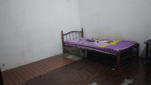 Bilik Sewa Perempuan Seberang Temerloh 3