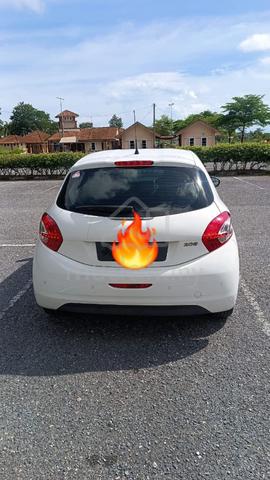 2013 Peugeot 208 1.6 VTI ALLURE (A) - 2