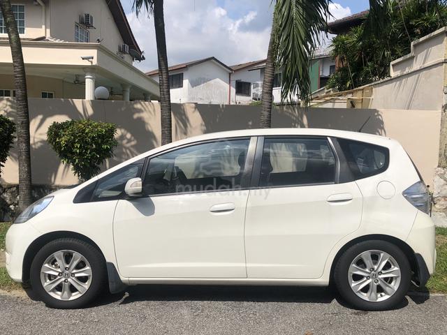 2013 Honda JAZZ 1.3 (HYBRID) FACELIFT (A) - 2