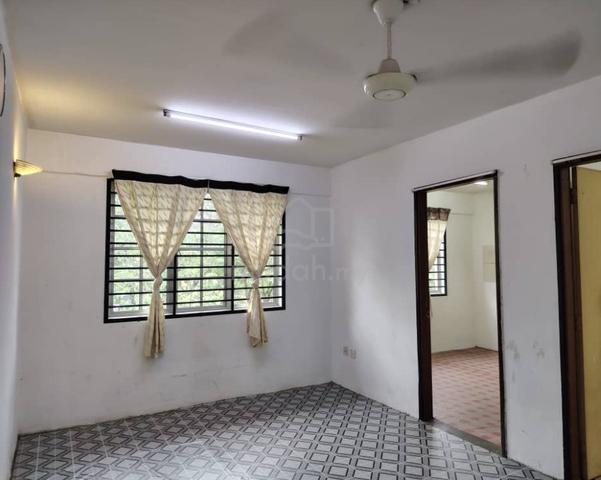 Flat PKNS Seksyen 19 Shah Alam,Selangor 1