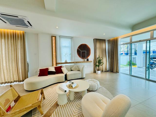 FREEHOLD Huge 2 Storey Semi D [ 40*80sqft ] Tanjong Minyak Melaka City 1