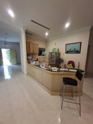 Facing Garden Gated & Guarded Bungalow House La 10463 sf Bu 2,300 sf 1