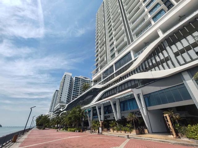 Queens Residences Q1 @ Queens Waterfront 1