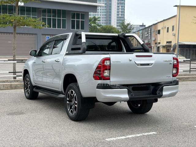 2022 Toyota HILUX 2.4 DOUBLE CAB 2.4V (AT) 4X4 (A) - 5