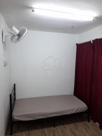 (Malay Female) BILIK SINGLE UTK DISEWA KONDO RAKYAT, PANTAI DALAM 1