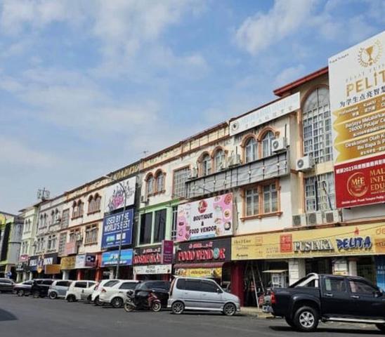 3 Storey Shoplot For Sale at Pekan Simpang Kuala 1