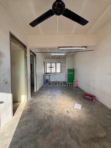 Flat Taman Ungku Tun Aminah 1
