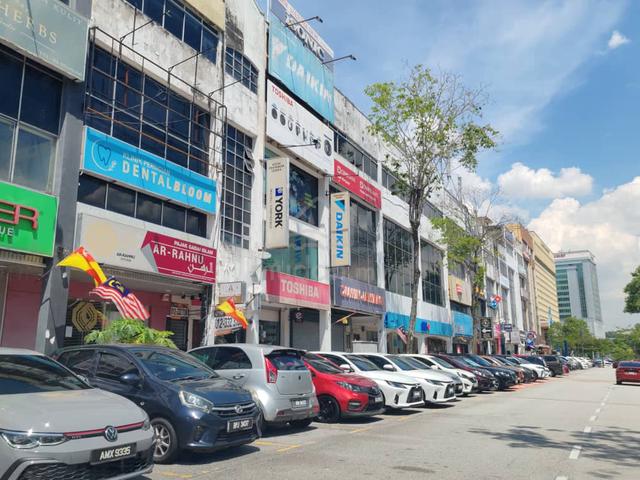 Shah Alam Sek 9 high traffic near school plaza bank st rosyam concorde 1