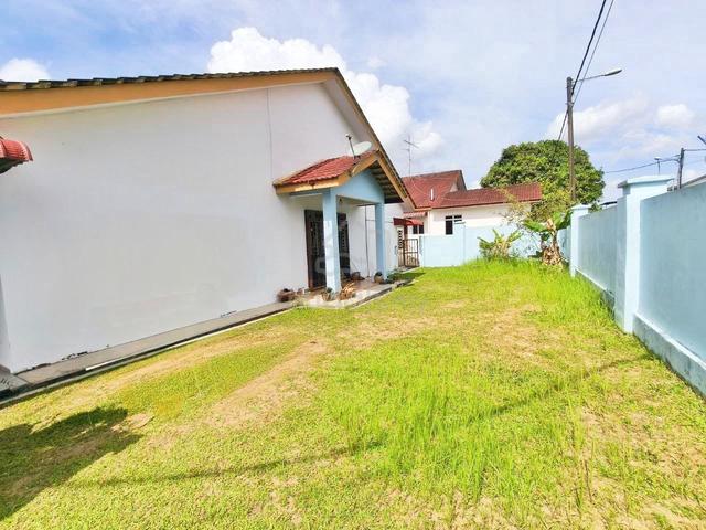 CORNER LOT : TMN BUKIT TIRAM, (3,099 sqft) - 1 Storey / NON BUMI LOT 1