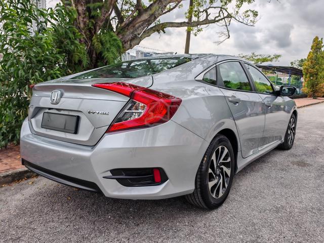 Honda CIVIC i-VTEC 1.8 (A) ONE CAFEFUL OWNER - 2