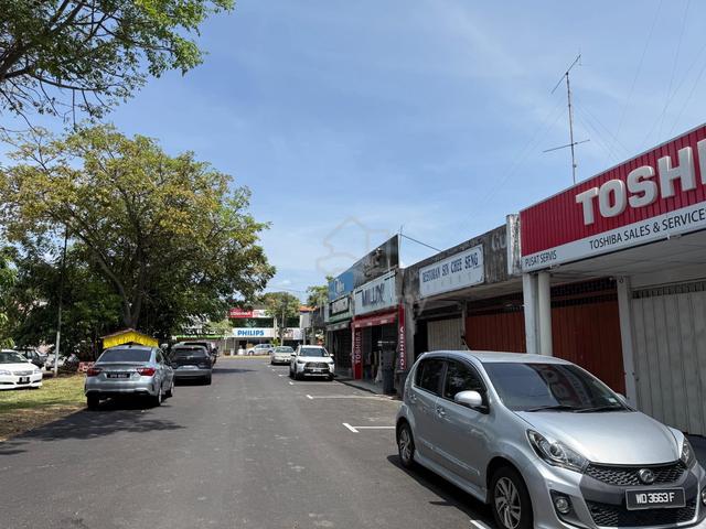 Peringgit Jaya !! Single Storey Shoplot - Prime Location 1