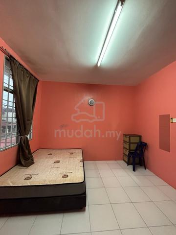 Bilik sewa master room (perempuan sahaja) 1
