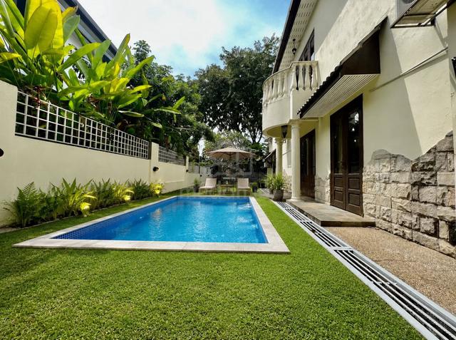 Semi-D with Swimming Pool【70x90 +5bed 5Bath】Freehold, Cyberjaya 1