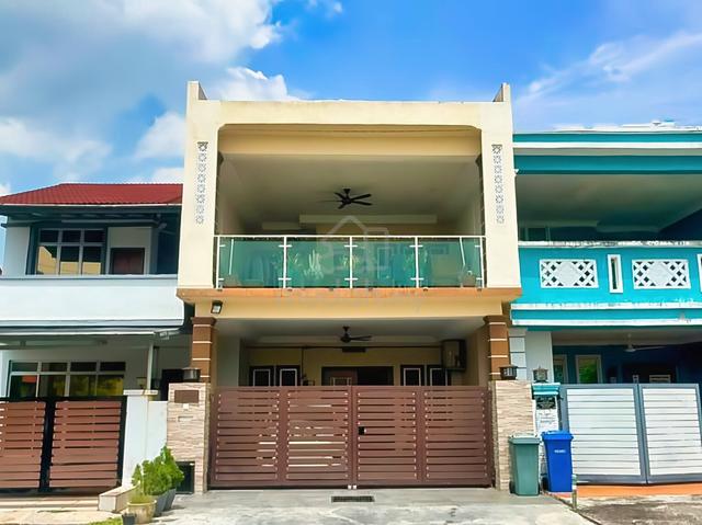 FACING PADANG, RENO Double Storey Taman Warisan Putra, Jenderam Hilir 1