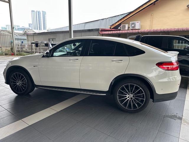 2017 Mercedes Benz GLC 43 AMG COUPE Well Maintain! - 3
