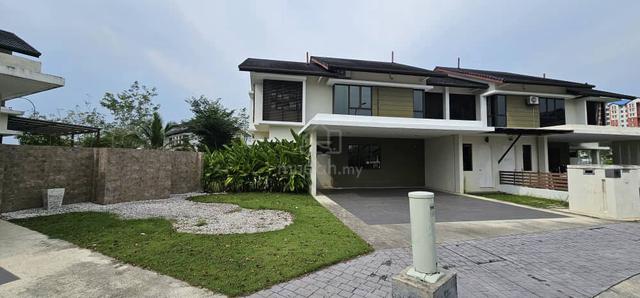 Semi-D Laman Alamanda Kota Seriemas Big land 5 Rooms 3 car park klia 1